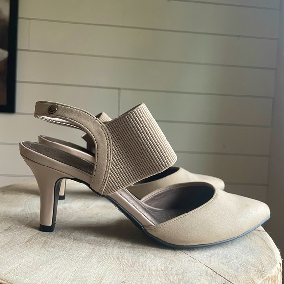 Life Stride Shoes - LIFESTRIDE the Solace Strappy Heel in Nude Taupe